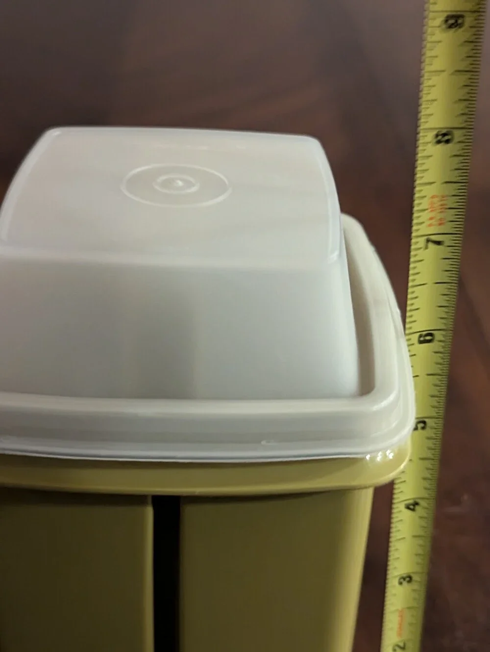 Vintage Tupperware Green Pickle Keeper With Strainer & Lid Model 1330-3 Made USA